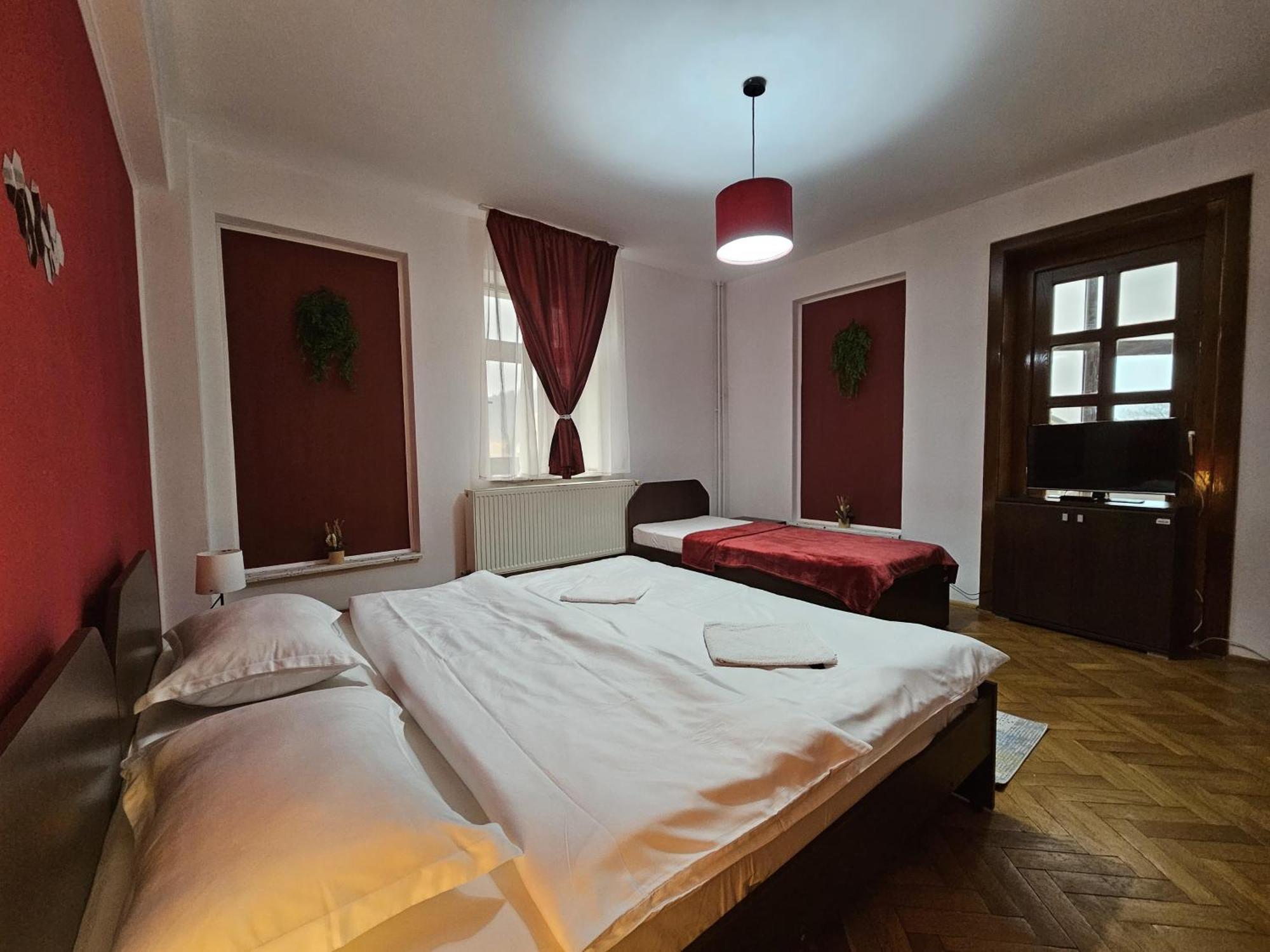 Apartment Zarnesti City Centre Vmp Free Parking Luaran gambar